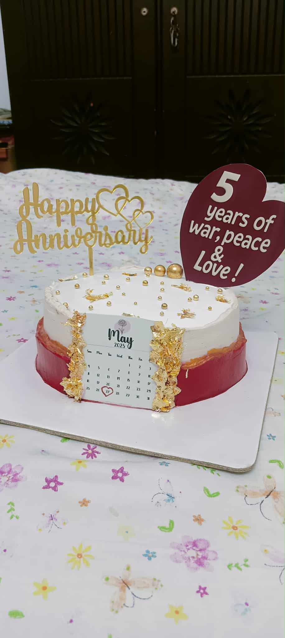 Royal Anniversary White Cake