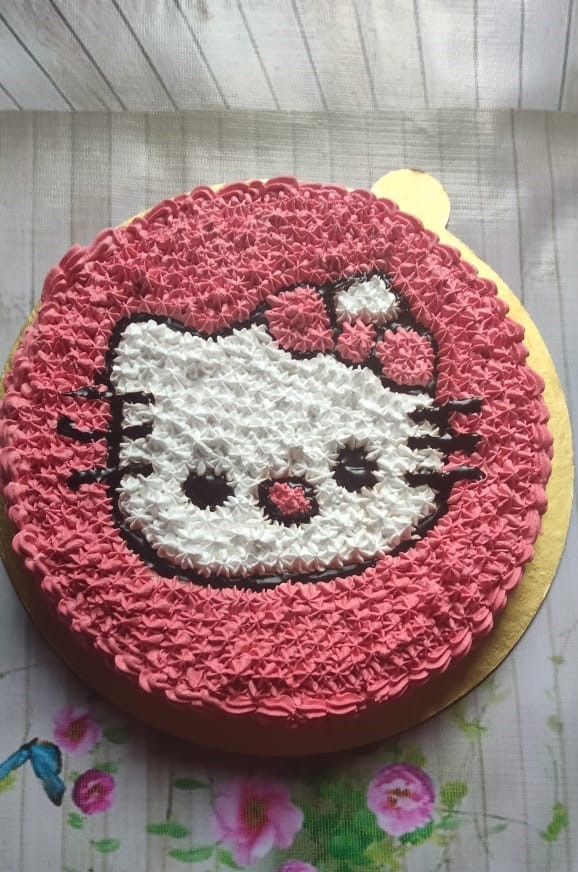 Hello Kitty Cake